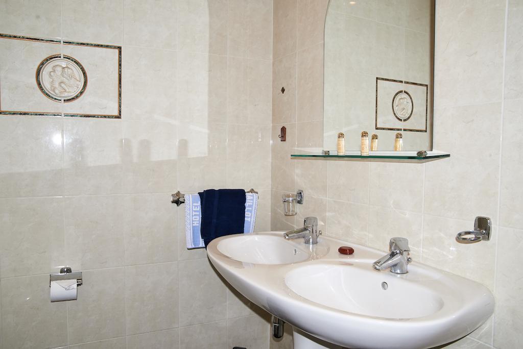 Hotel Maillot Neuilly-sur-Seine Buitenkant foto